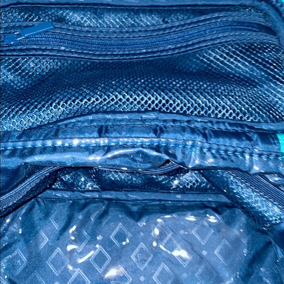 New Vera Bradley Train Case - Picture 4 of 6